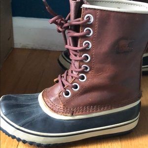 Sorel waterproof snow boots 5.5 but fit 6.5
